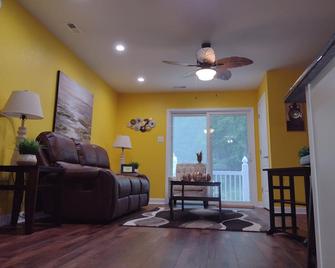 The 'Kingsdale' 2 Bedrooms - Franklin - Wohnzimmer