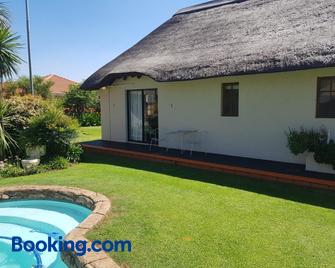 12 On Vaal Drive B And B - Vanderbijlpark - Gebäude