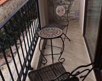 Griffon Hotel - Yenifoça - Balcony