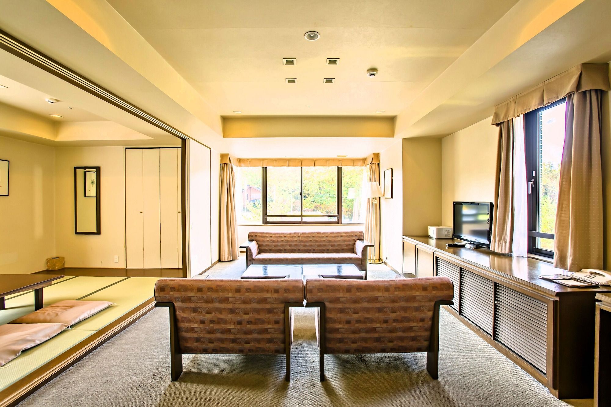 Karuizawakurabu Hotel 1130 Hewitt Resort