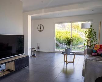 At home - Douvaine - Salon