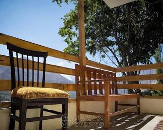 Himalyan Tiger Hotel - Karimabad - Balcony