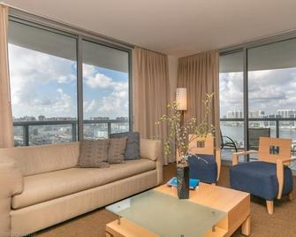 2 BR Luxury Suite in Marenas Beach Resort 2508 condo - Sunny Isles Beach - Huiskamer