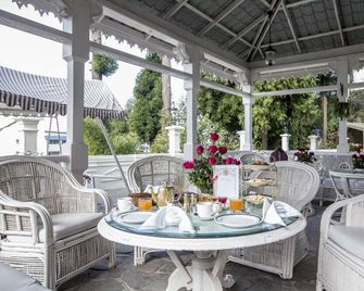 The Elgin, Darjeeling - Darjeeling - Patio