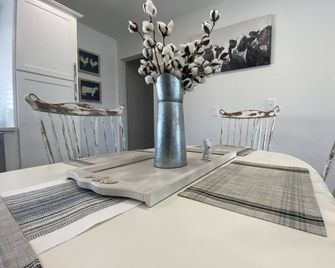 The Farmhouse | Centrally Located | Clean | - Denver - Comedor