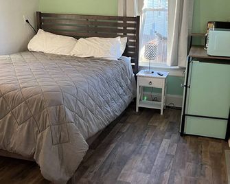 Sunny, Cozy Studio in Old Town Longmont - Longmont - Ložnice