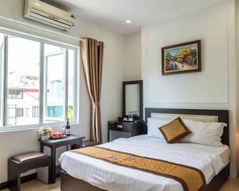 Bay Luxury Chariot Hotel - Hanoi - Bedroom