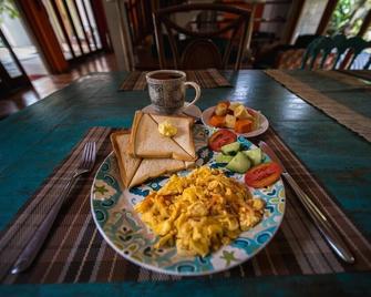 Easy Surf Villa - North Kuta
