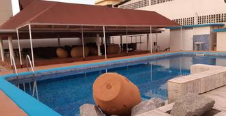 Golden Hôtel - Abidjan - Pool