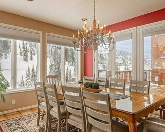Iconic Home Perched Between Alta And Snowbird, Perfect for a Family Gathering! - Alta - Jídelna