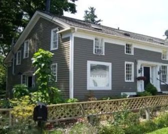 Black Walnut Bed and Breakfast - Trumansburg - Building