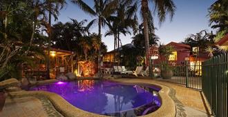 Travellers Oasis - Hostel - Cairns - Pool