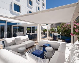 Golden Tulip Marseille Euromed - Marseille - Patio