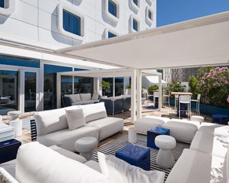 Golden Tulip Marseille Euromed - Marseille - Uteplats