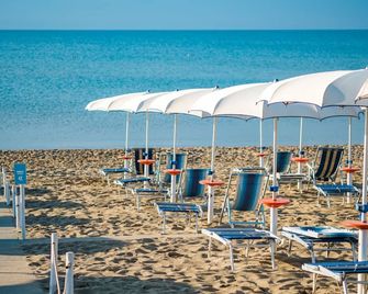 Ticho's Greenblu Hotel - Castellaneta - Plage