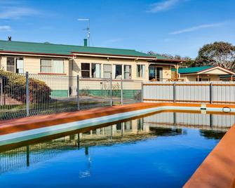 Wintersun Gardens Motel - Bicheno - Pool