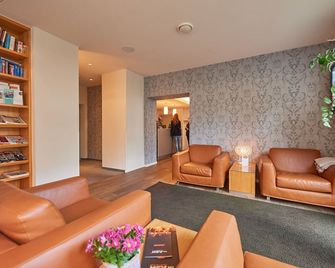 هوتل ماكسيميليان - ايسن - ردهة