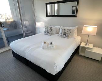 Honeysuckle Executive Apartments - Newcastle - Bedroom