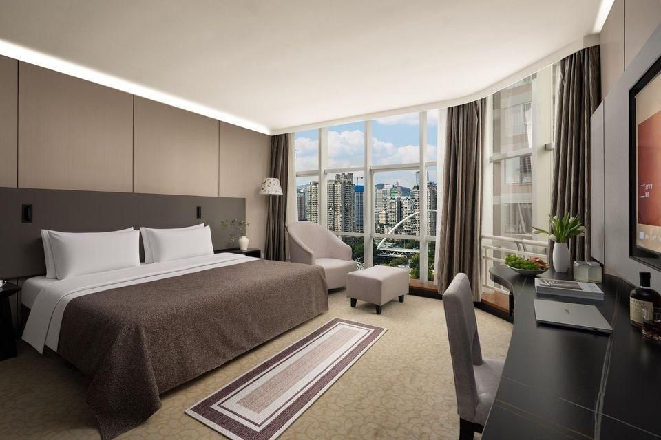 Guizhou Fengrun Karst Hotel (Jiaxiu Tower Qingyun Market Store)