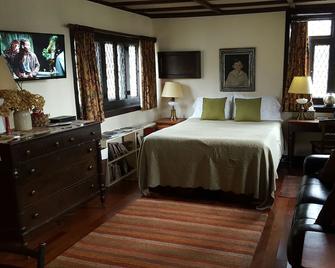Romantic Herringbone Cottage - In Our Little English Village - New Hope - Bedroom