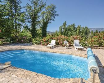 Amazing Home In Crillon Le Brave - Crillon-le-Brave - Piscine