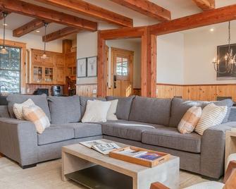 Double Eagle B2 - Sunset Views - A Picturesque Mountain Home - Mountain Village - Living room