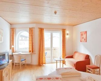 Macher's Landhotel - Saint Jakob In Defereggen - Wohnzimmer