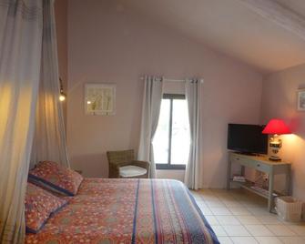 Le Vieux Bistrot - Cabrières-d'Avignon - Habitación