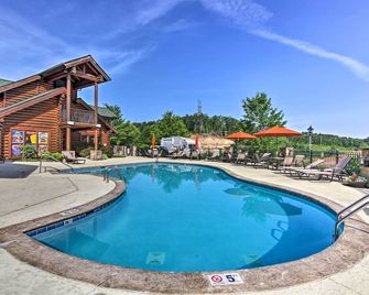 Pigeon Forge Vacation Rental: 1 Mi to Dollywood - Pigeon Forge - Pool