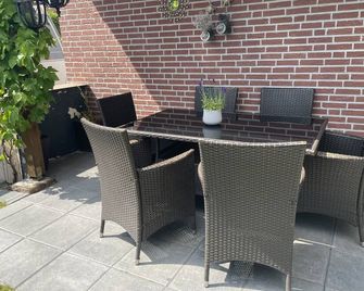 Modern, spacious vacation apartment - Leer - Patio