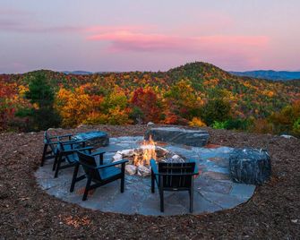Lost Ridge - Lenoir - Patio