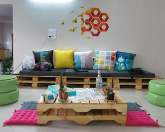 Beehive Hostel - Hyderabad - Living room