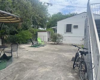 Wynwood Hostel - Miami - Innenhof