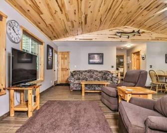 Turtle Flambeau Flowage - Fishing and ATVing dream - Mercer - Sala de estar
