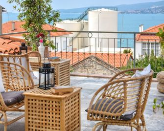 Lunaria Guest House - Ayvalik - Balkon