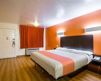 Motel 6 Madisonville Tx - Madisonville - Bedroom