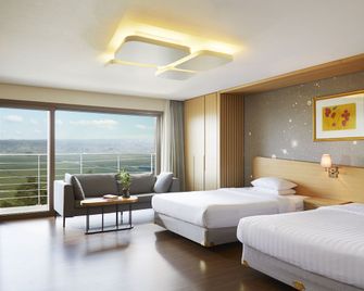 Jeju Aerospace Hotel - Seogwipo - Bedroom
