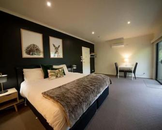 Deville at Healesville Hotel - Healesville - Slaapkamer