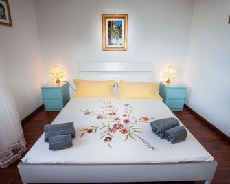 Isola Bella - Rooms il Pescatore - Taormina - Makuuhuone