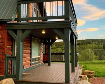 Historic 1906 Barn restored into a Luxury Rental - East Glacier Park - Outdoor view