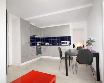 Zh Bordeaux - Letzigrund Hitrental Apartment - Zurich - Phòng bếp