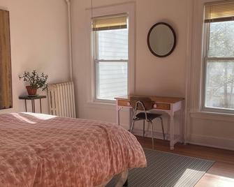 Amazing 2-bedroom apartment sunny and quiet in Great Barrington - Great Barrington - Schlafzimmer