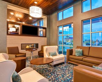 Embassy Suites by Hilton Plainfield Indianapolis Airport - Plainfield - Area lounge