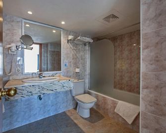 Hotel Sant Jordi - Palma de Mallorca - Bathroom