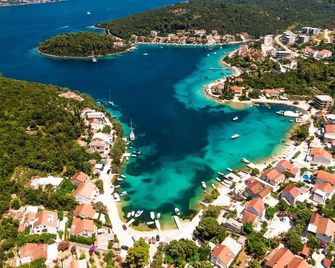 ستون هاوس هارموني - Žrnovo - مبنى