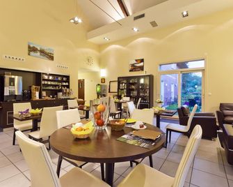 Auberge Du Moulin Marin - Lapalisse - Ресторан