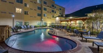 TownePlace Suites by Marriott Abilene Northeast - Abilene - Piscina