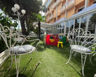 Petit Hotel - Caorle - Patio