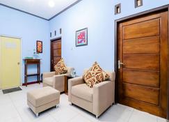 Nabhan Homestay - Borobudur - Living room