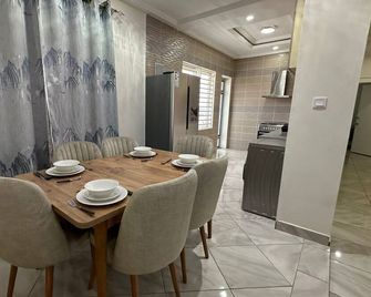 Prime Apartment Dalaba - Yundum - Dining room